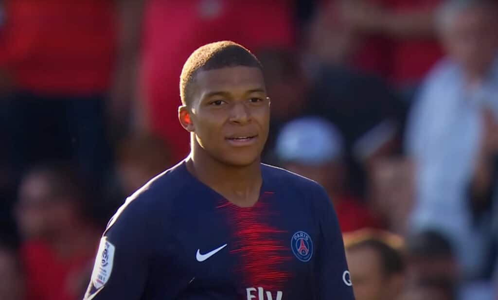 Kylian Mbappé de l’AS Monaco au PSG plus gros transfert foot 