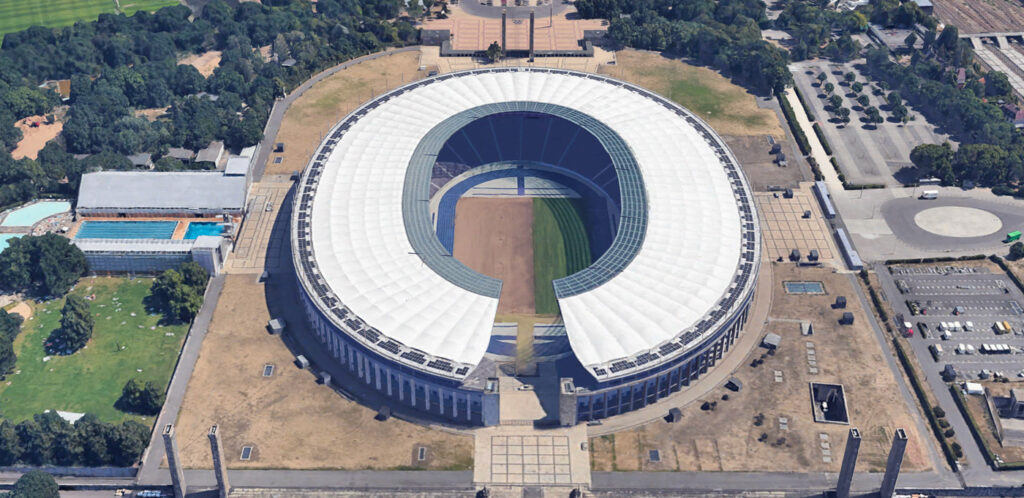 Berlin Stade olympique de Berlin 74.475 places 1936
dimension stade de foot 