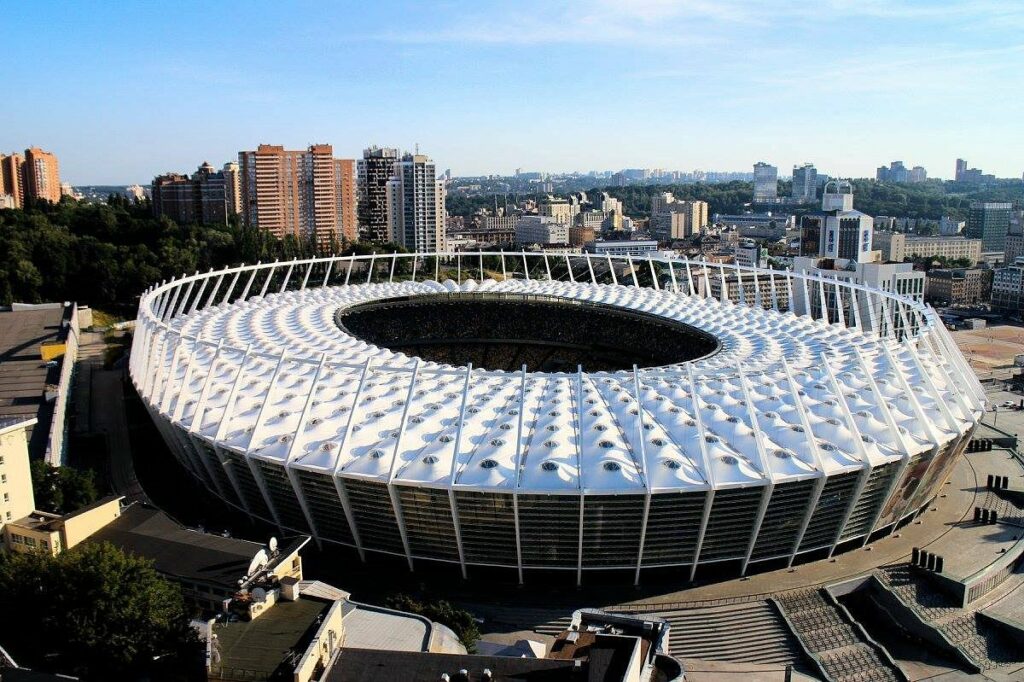 Ukraine Kiev Stade olympique de Kiev 70.050 places 1923
dimension stade de foot 