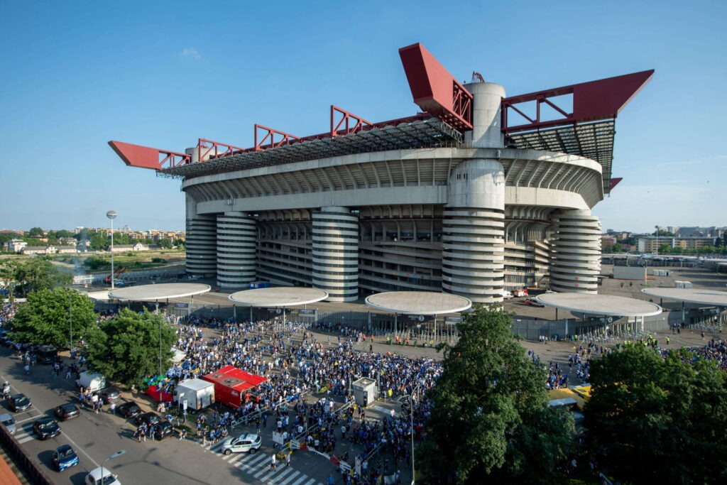 Italie Milan Stade San Siro 80.018 places 1925
dimension stade de foot 