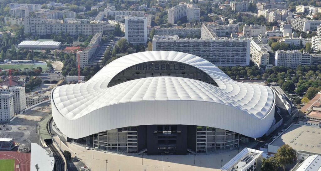 France Marseille Stade Vélodrome 67.394 places 1937
dimension stade de foot 