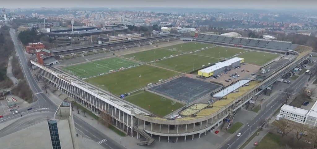 Great Strahov Stadium (Tchéquie) 04
stade de foot