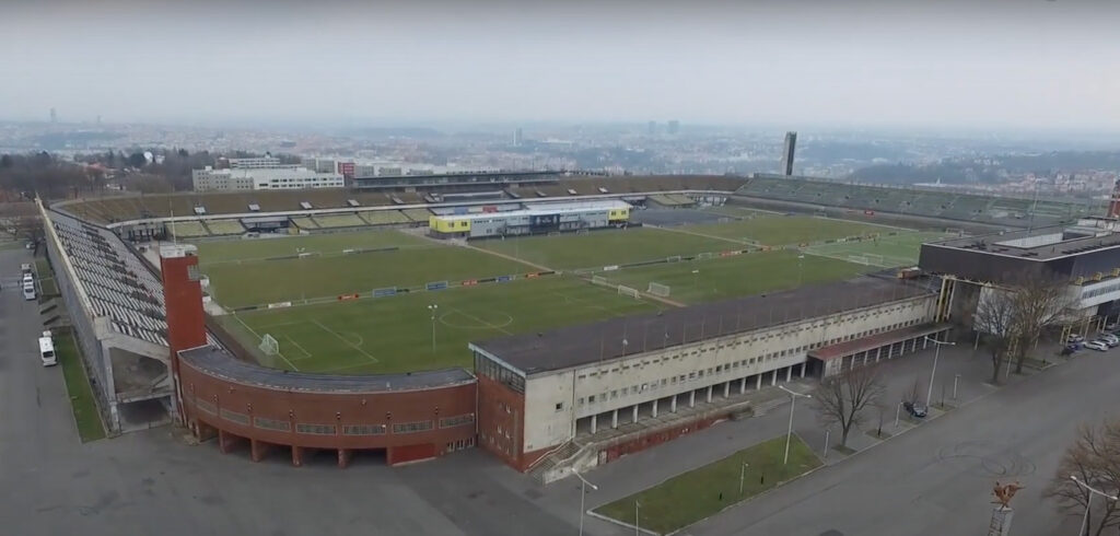 Great Strahov Stadium (Tchéquie) 02
stade de foot