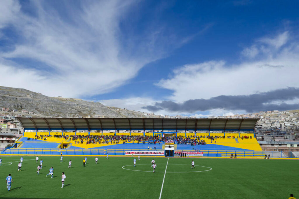 Estadio Daniel Alcides Carrion (Pérou) 02
stade de foot