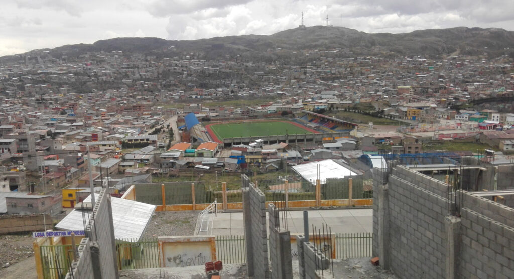 Estadio Daniel Alcides Carrion (Pérou) 01
stade de foot