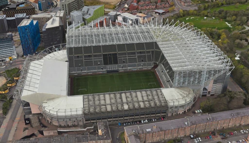 Newcastle St James' Park 52.401 places 1880
dimension stade de foot 