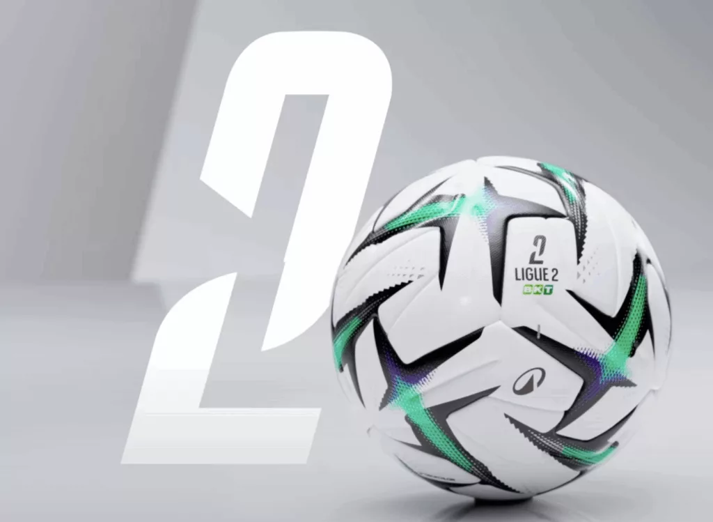 Ballon Ligue 2 : le nouveau visage du jeu pour la saison 2025-2026