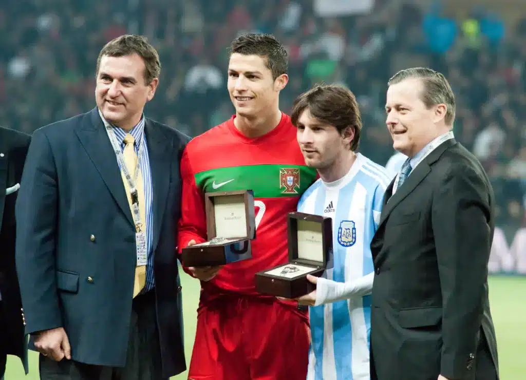 Messi et Ronaldo : Les Empereurs des Réseaux Sociaux