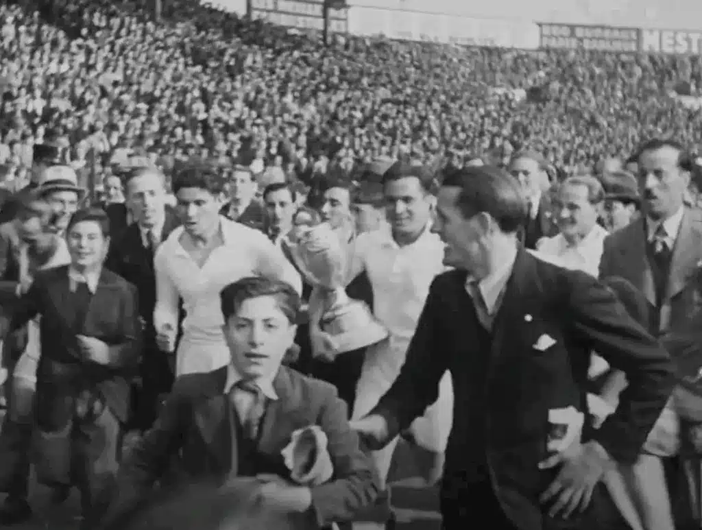 Les joueurs de l’OM passent la nuit en prison avec la Coupe de France
