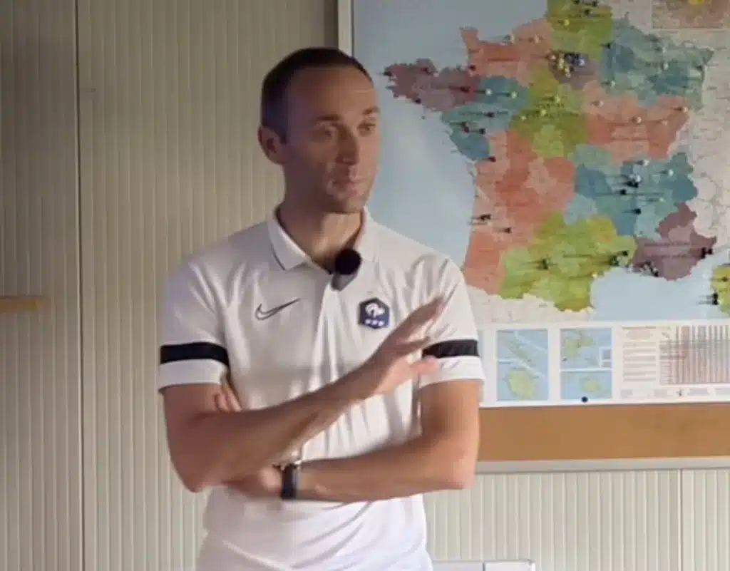 Les Arbitres Officiels de Ligue 1 2025-2026 Léonard